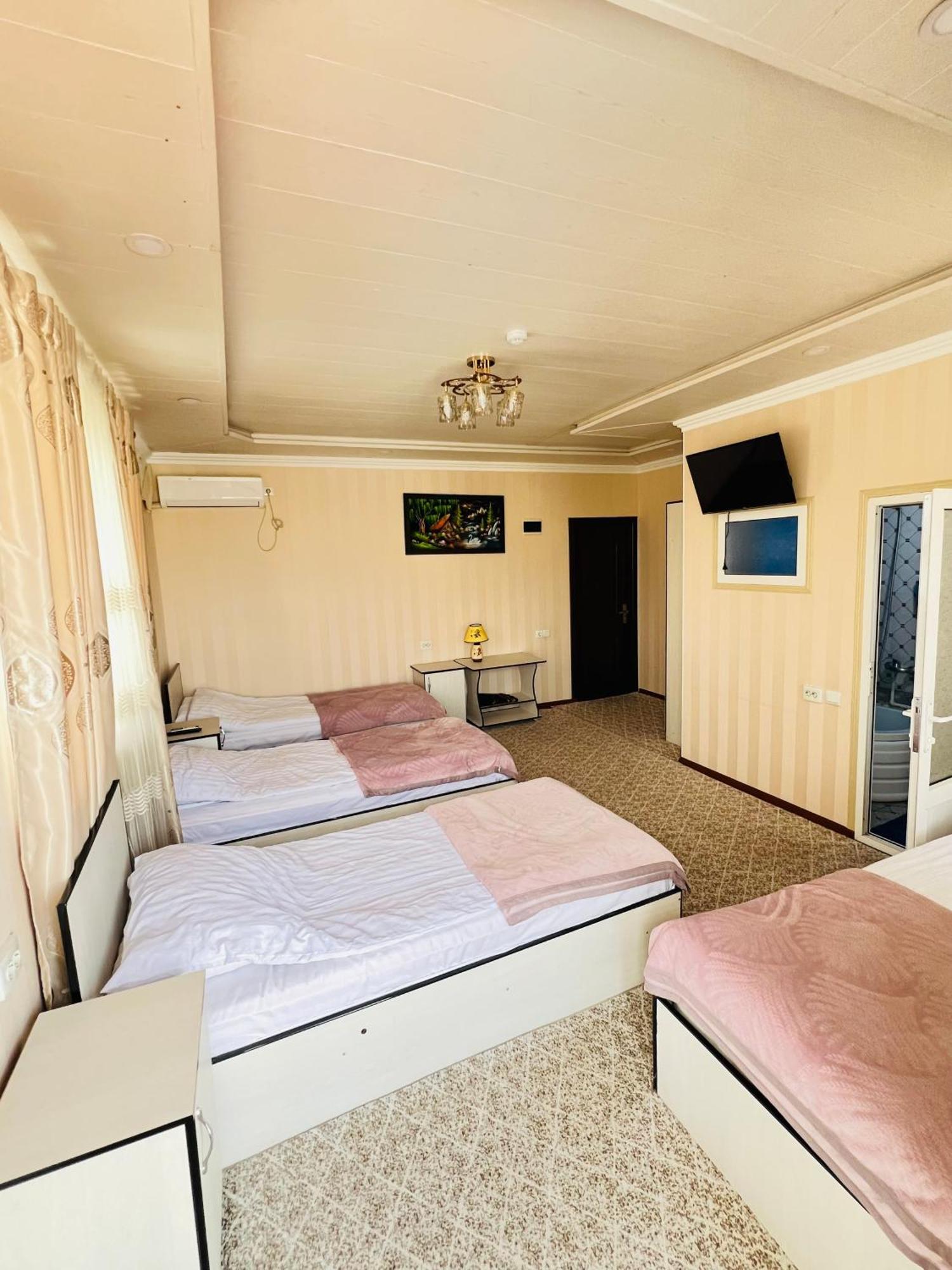 Hotel Zarafshon Panjakent エクステリア 写真
